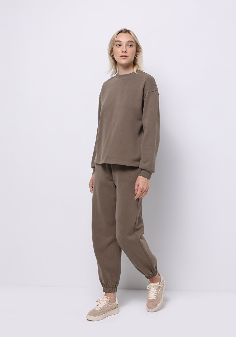 Afișați detalii pentru Pantaloni De Trening De Dama Bej Regular Fit  Cl1076454