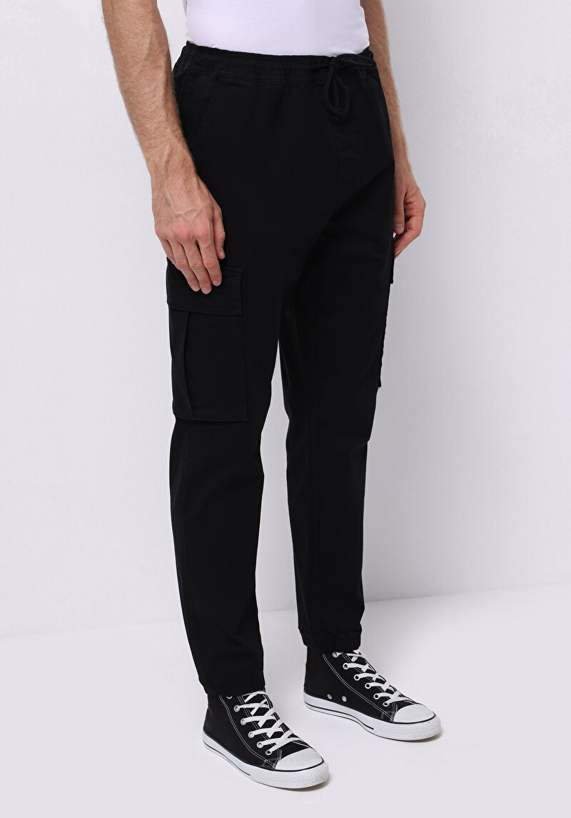 Imagine a Pantaloni De Barbati Negru Cargo Fit Cl1075639