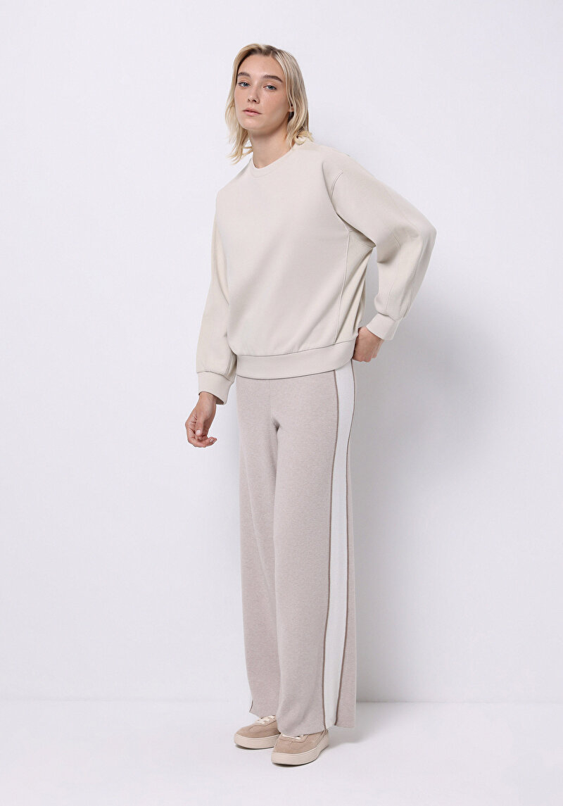 Imagine a Hanorac / Bluza De Dama Bej Regular Fit Cl1076150