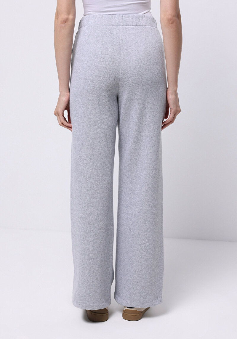 Afișați detalii pentru Pantaloni De Trening De Dama Gri Regular Fit  Cl1076448