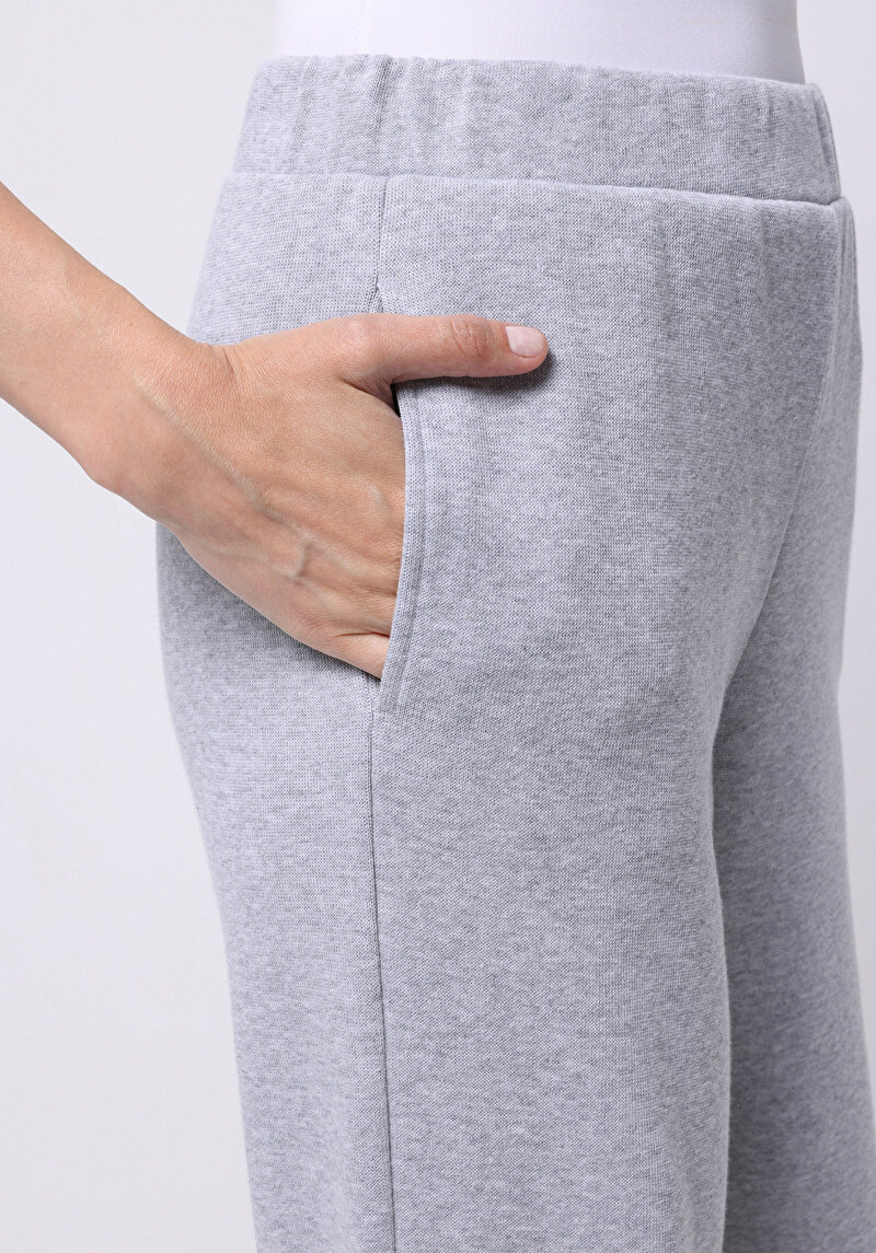 Afișați detalii pentru Pantaloni De Trening De Dama Gri Regular Fit  Cl1076448