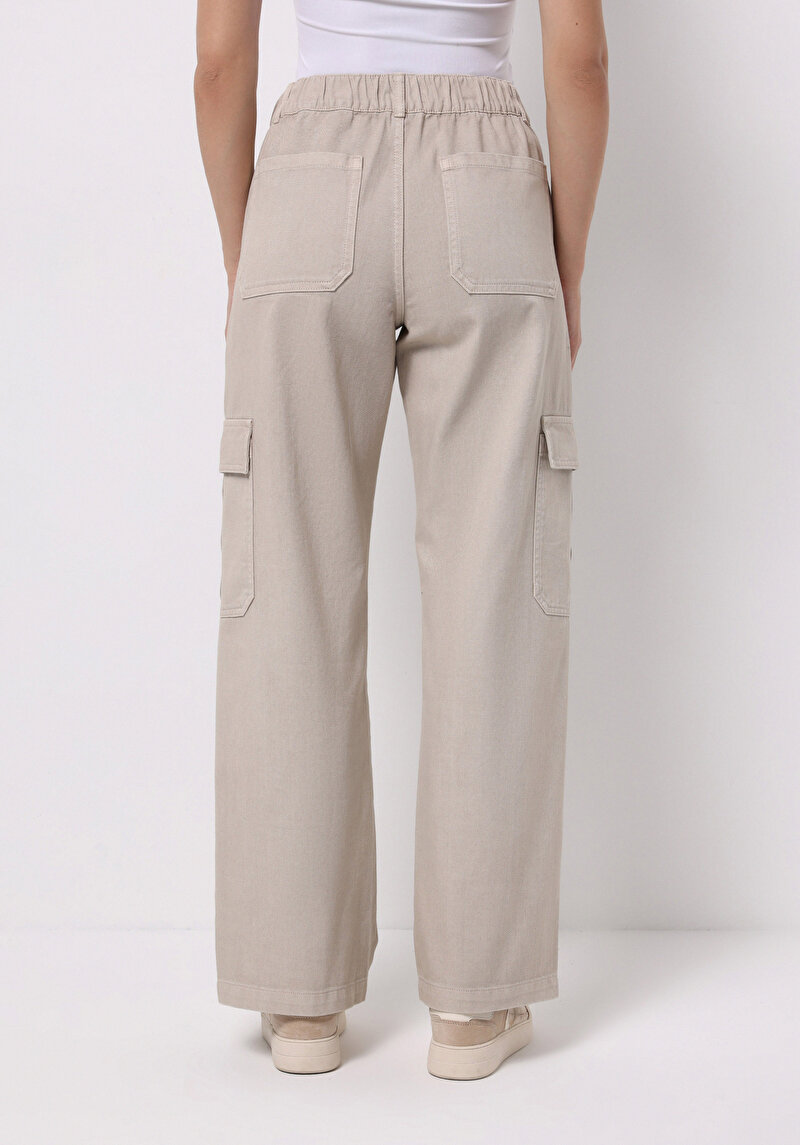 Imagine a Pantaloni De Dama Bej Regular Fit Cl1075745