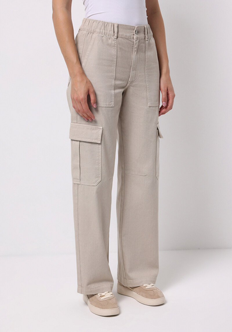 Imagine a Pantaloni De Dama Bej Regular Fit Cl1075745