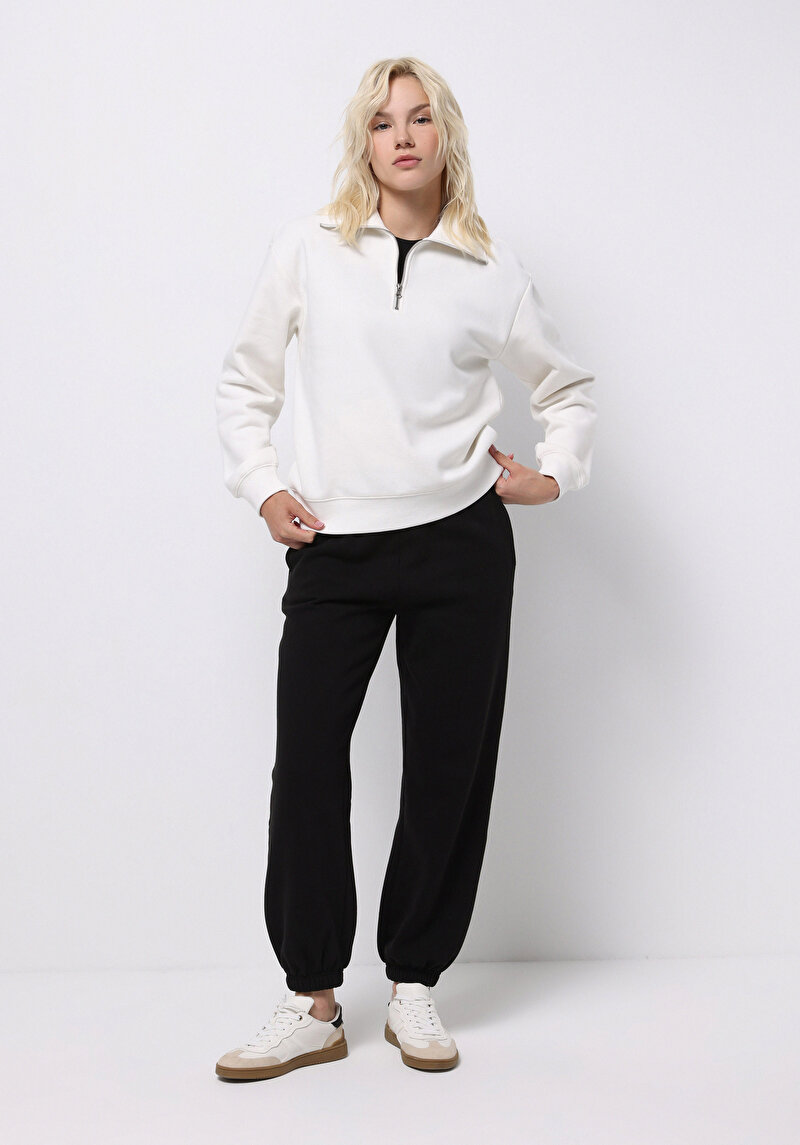 Afișați detalii pentru Pantaloni De Trening De Dama Negru Regular Fit  Cl1076237