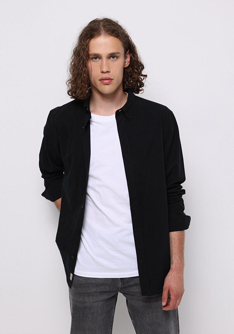 Imagine a Camasa Cu Maneca Lunga De Barbati Negru Regular Fit  Cl1073845