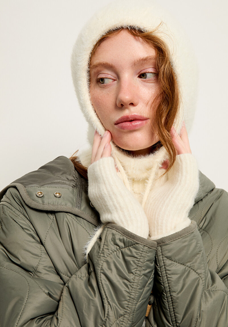 Imagine a Bereta De Dama Bej Modern Fit  Cl1076906