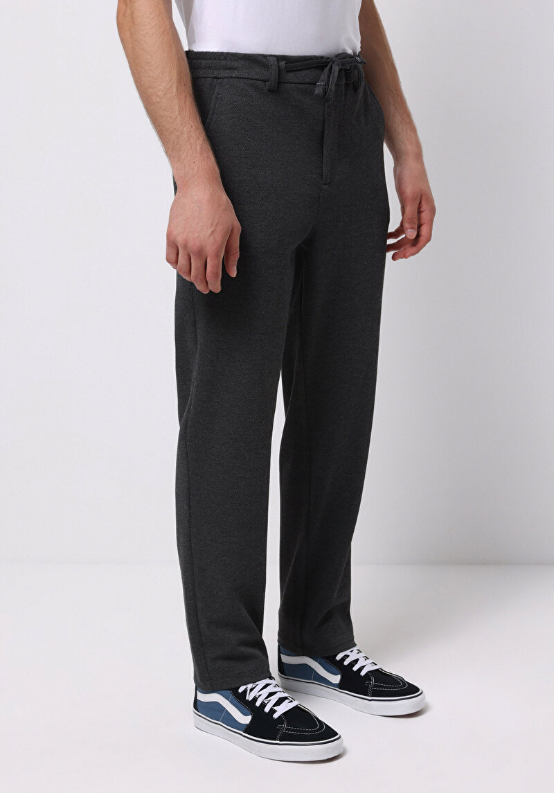 Imagine a Pantaloni De Barbati Antracit Regular Fit Cl1076850