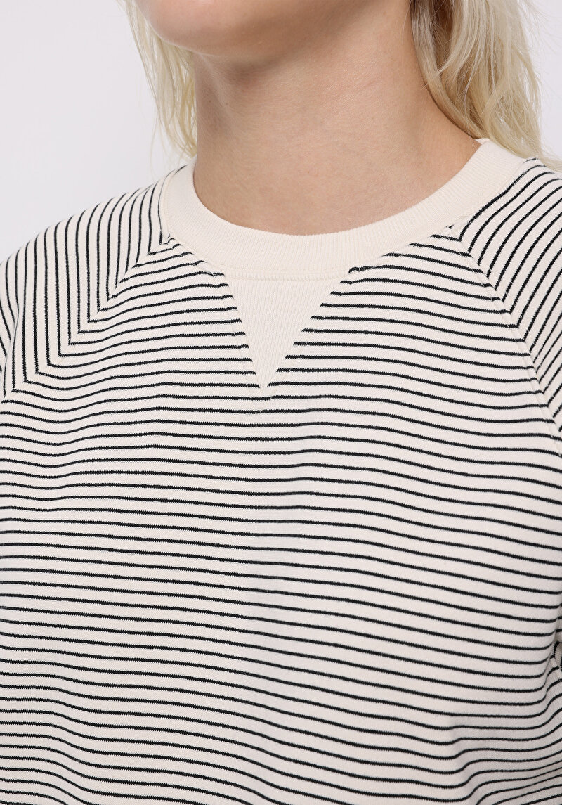 Imagine a Hanorac / Bluza De Dama Alb Regular Fit Cl1075497