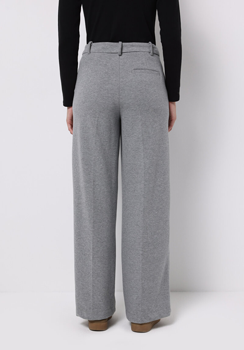 Imagine a Pantaloni De Trening De Dama Gri Regular Fit Cl1076474