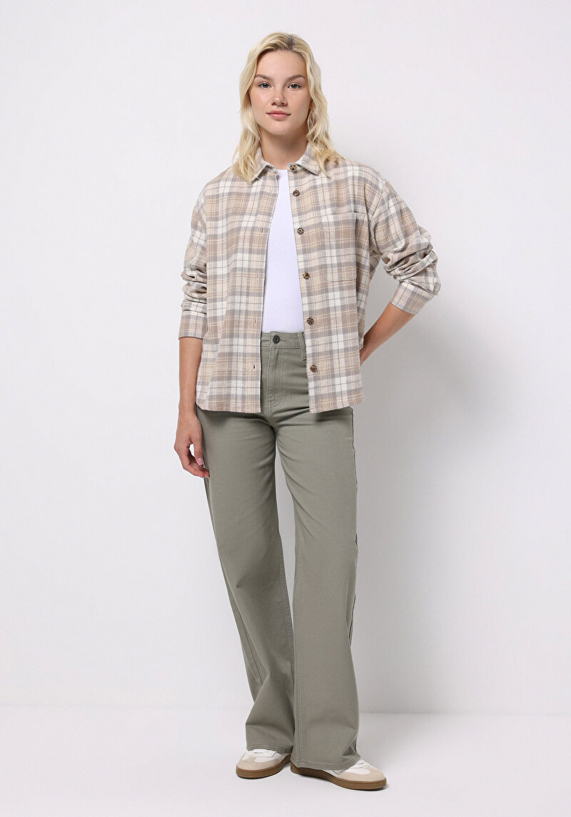 Imagine a Camasa Cu Maneca Lunga De Dama Bej Regular Fit Cl1076686