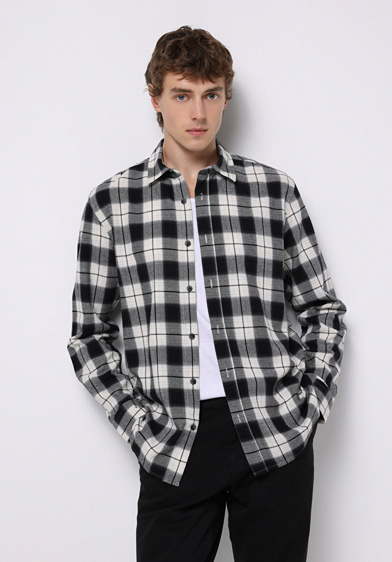 Imagine a Camasa Cu Maneca Lunga De Barbati Negru Regular Fit Cl1076512