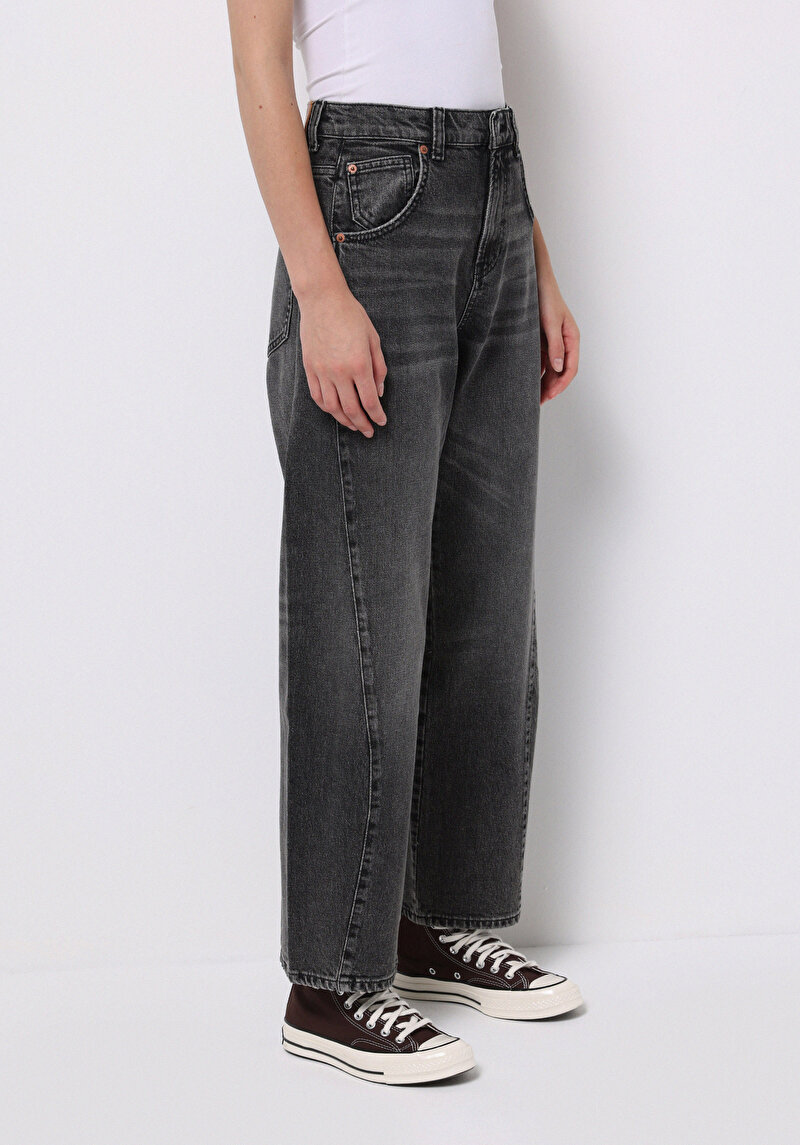 Imagine a Pantaloni De Dama Negru Loose Fit Cl1076781