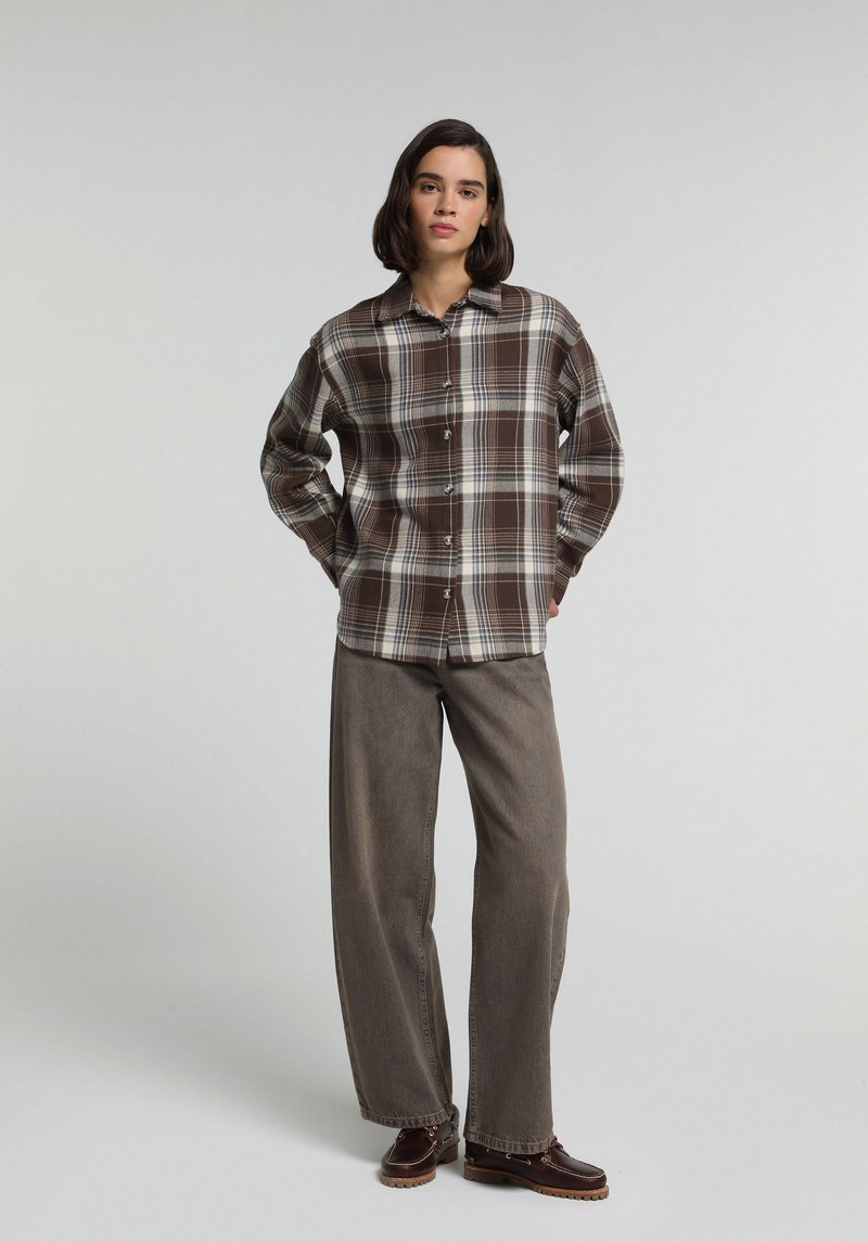 Imagine a Camasa Cu Maneca Lunga De Dama Maro Regular Fit Cl1077174