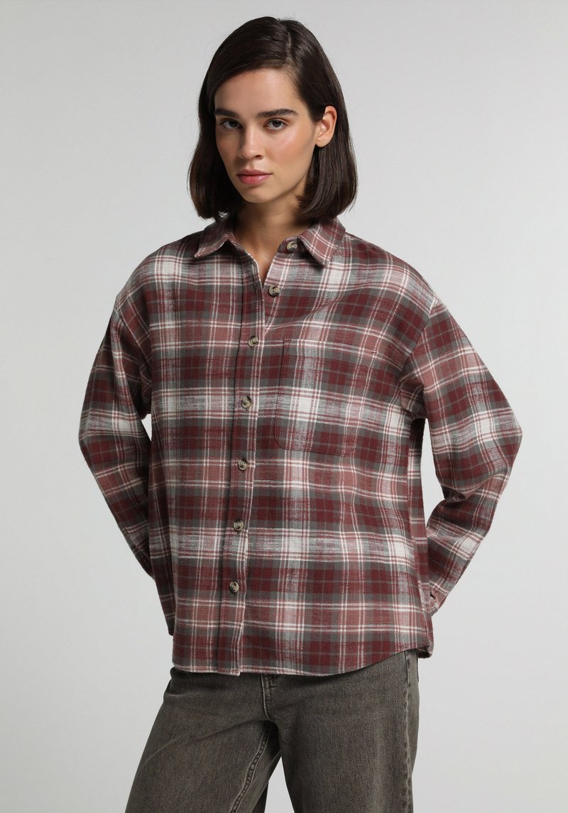 Imagine a Camasa Cu Maneca Lunga De Dama Roz Regular Fit  Cl1076686