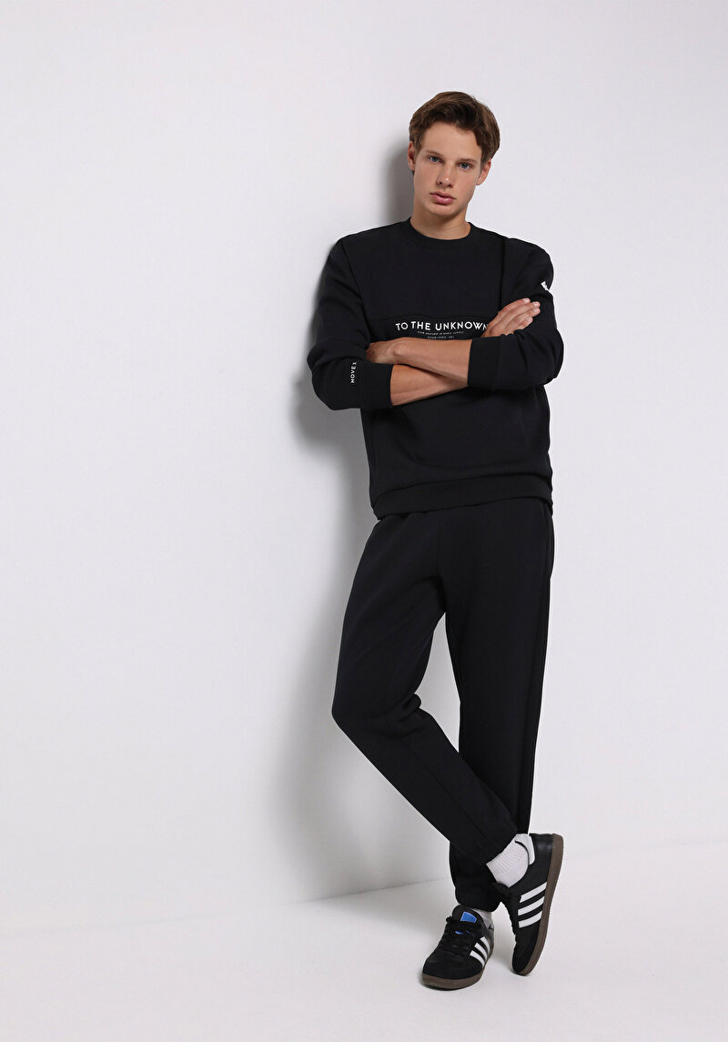 Imagine a Pantaloni De Trening De Barbati Negru Regular Fit  Cl1076853