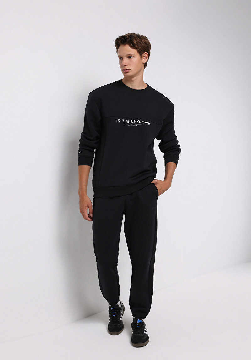 Imagine a Pantaloni De Trening De Barbati Negru Regular Fit Cl1076853