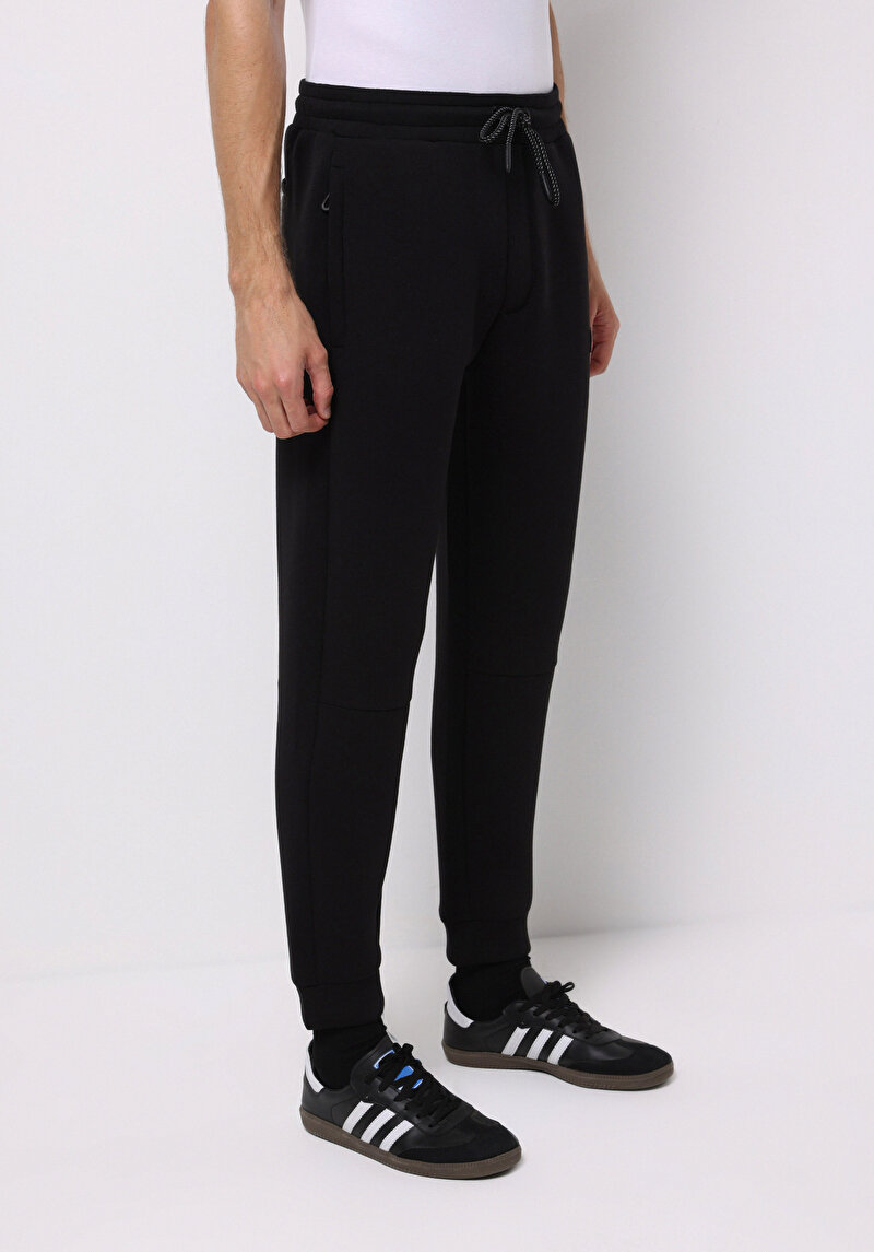 Afișați detalii pentru Pantaloni De Trening De Barbati Negru Regular Fit  Cl1075397