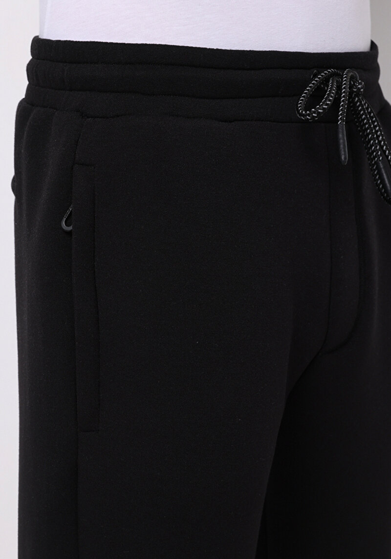 Afișați detalii pentru Pantaloni De Trening De Barbati Negru Regular Fit  Cl1075397