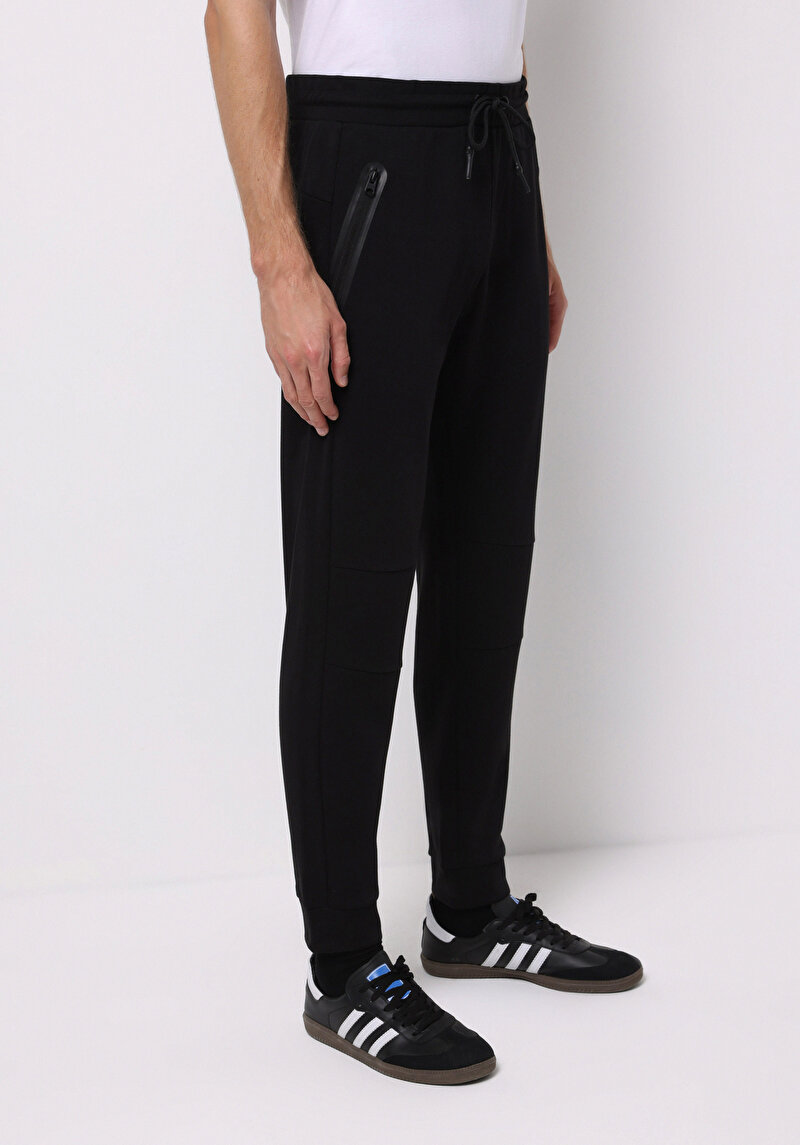 Imagine a Pantaloni De Trening De Barbati Negru Regular Fit Cl1075654