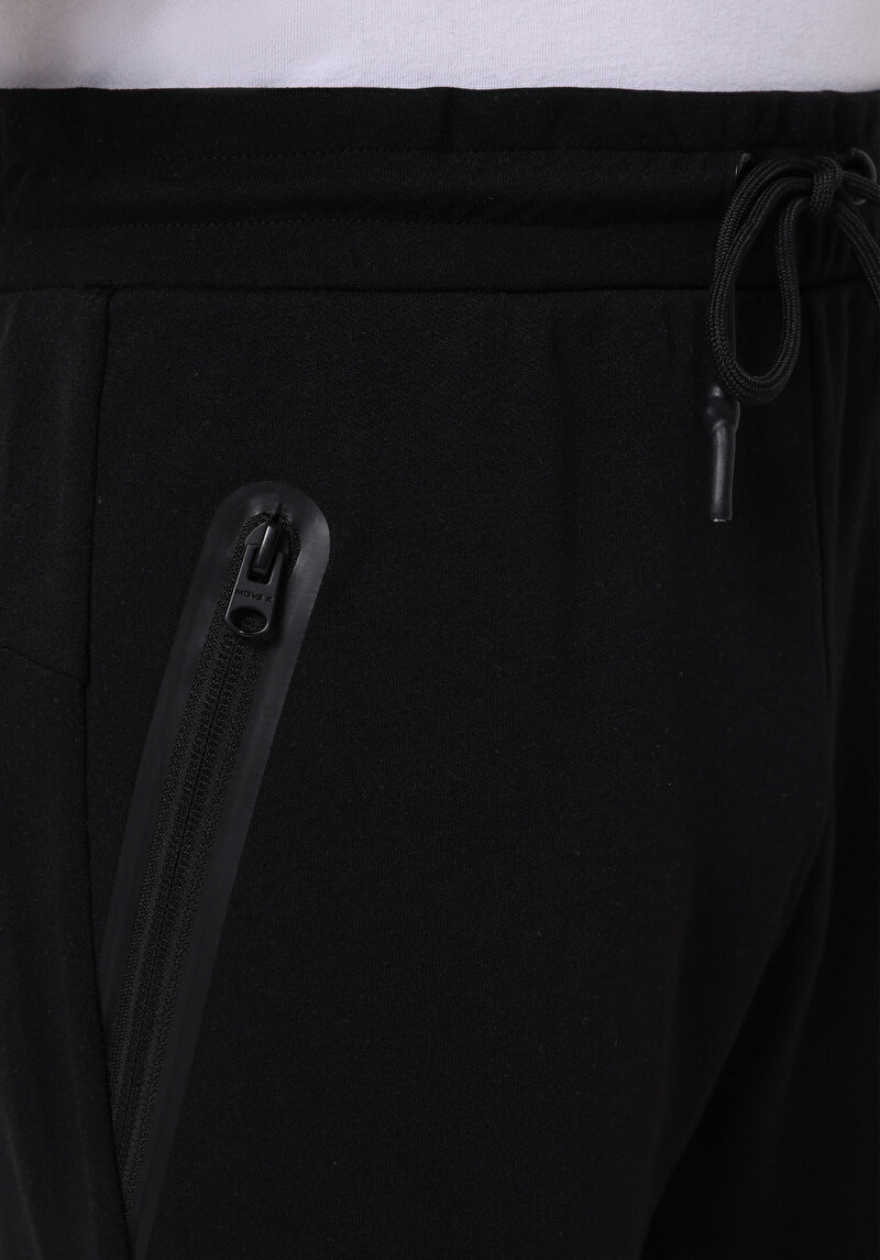 Afișați detalii pentru Pantaloni De Trening De Barbati Negru Regular Fit  Cl1075654