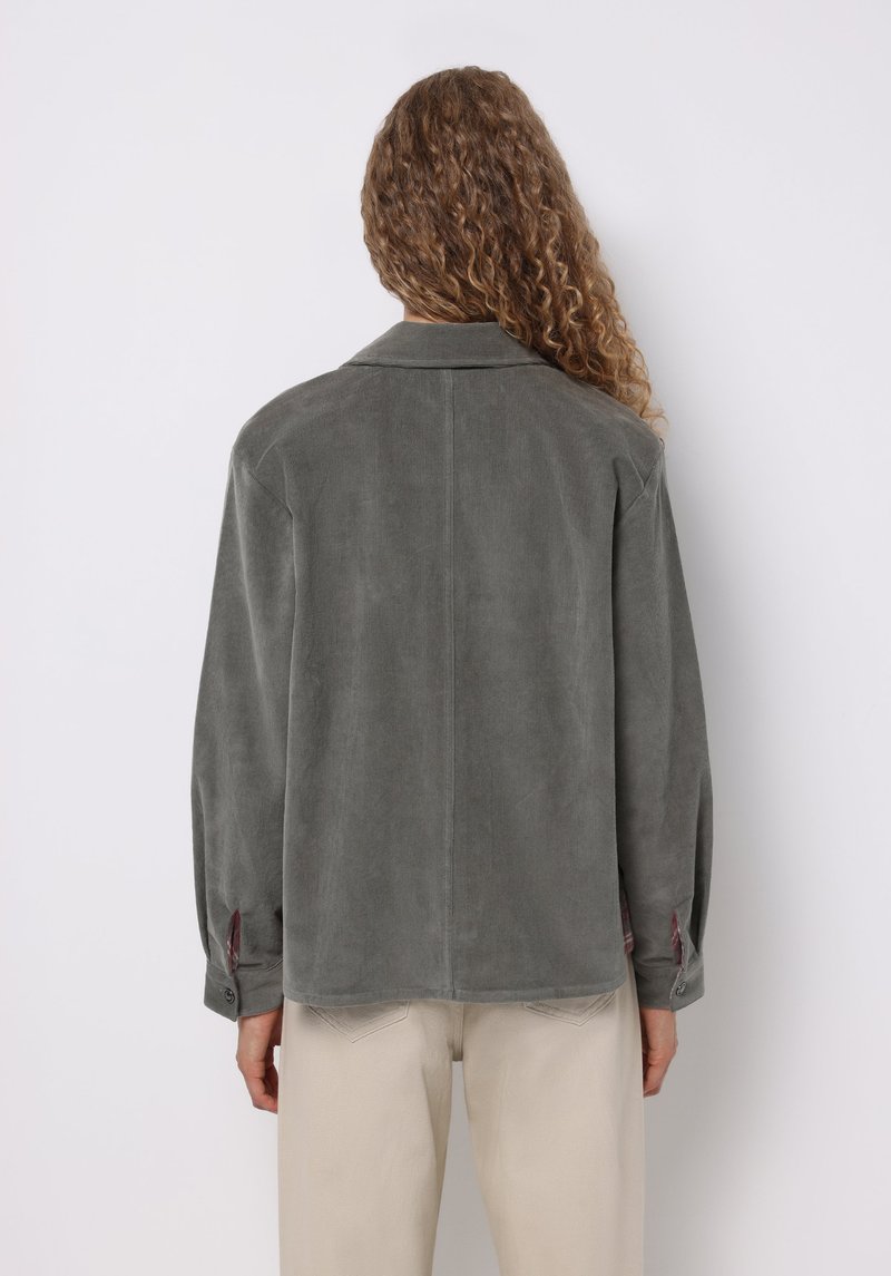 Imagine a Camasa Cu Maneca Lunga De Dama Verde Regular Fit  Cl1076672