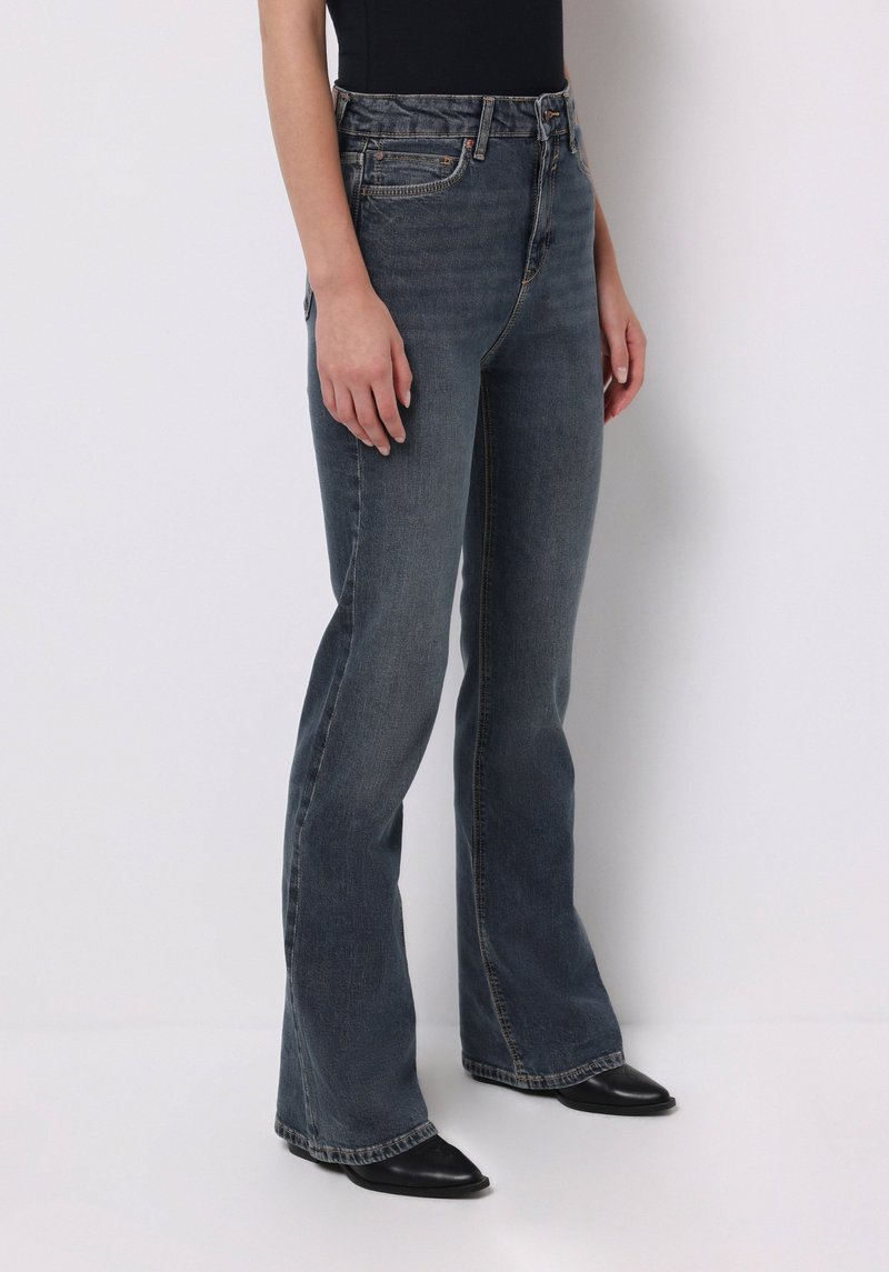 Imagine a Pantaloni De Dama Albastru Regular Fit 791 Monica Cl1077133