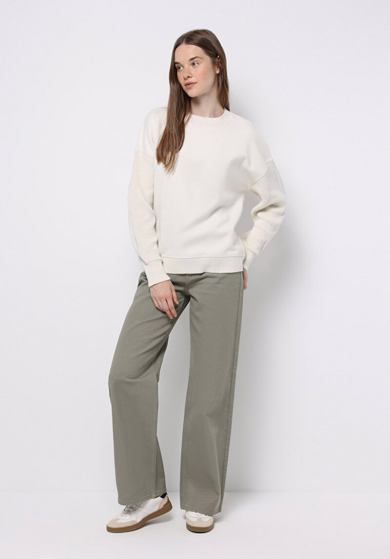 Imagine a Hanorac / Bluza De Dama Alb Regular Fit Cl1076583