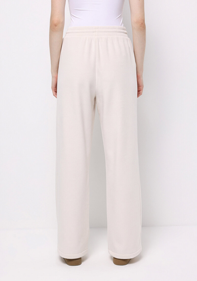 Afișați detalii pentru Pantaloni De Trening De Dama Ecru Regular Fit  Cl1076588