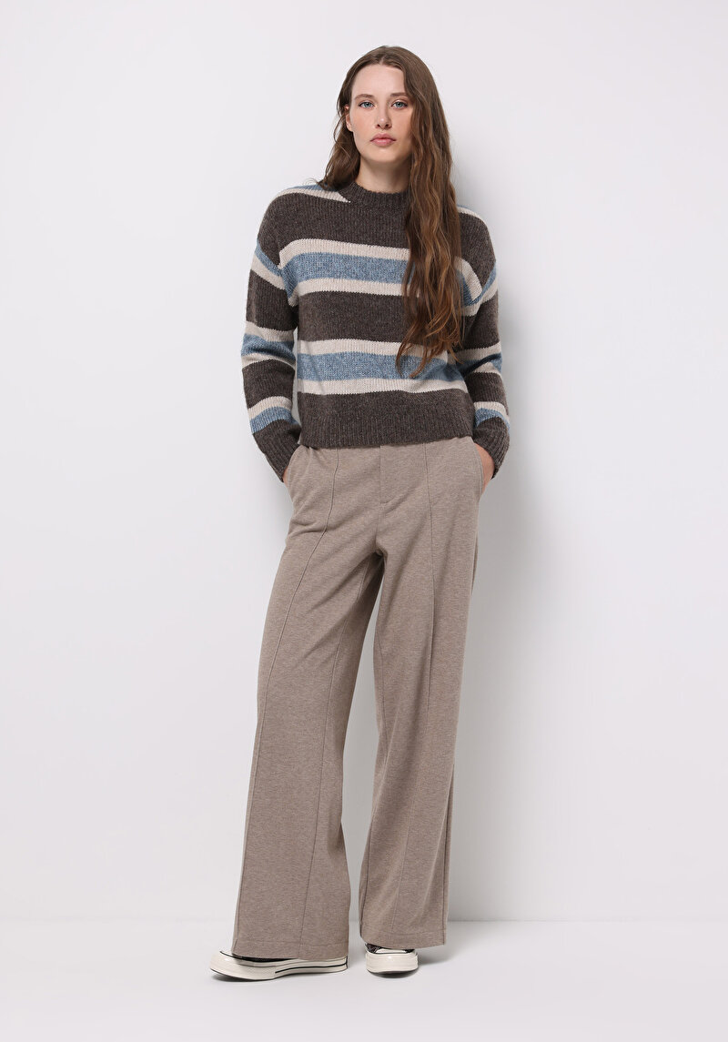 Afișați detalii pentru Pantaloni De Trening De Dama Bej Regular Fit  Cl1076474