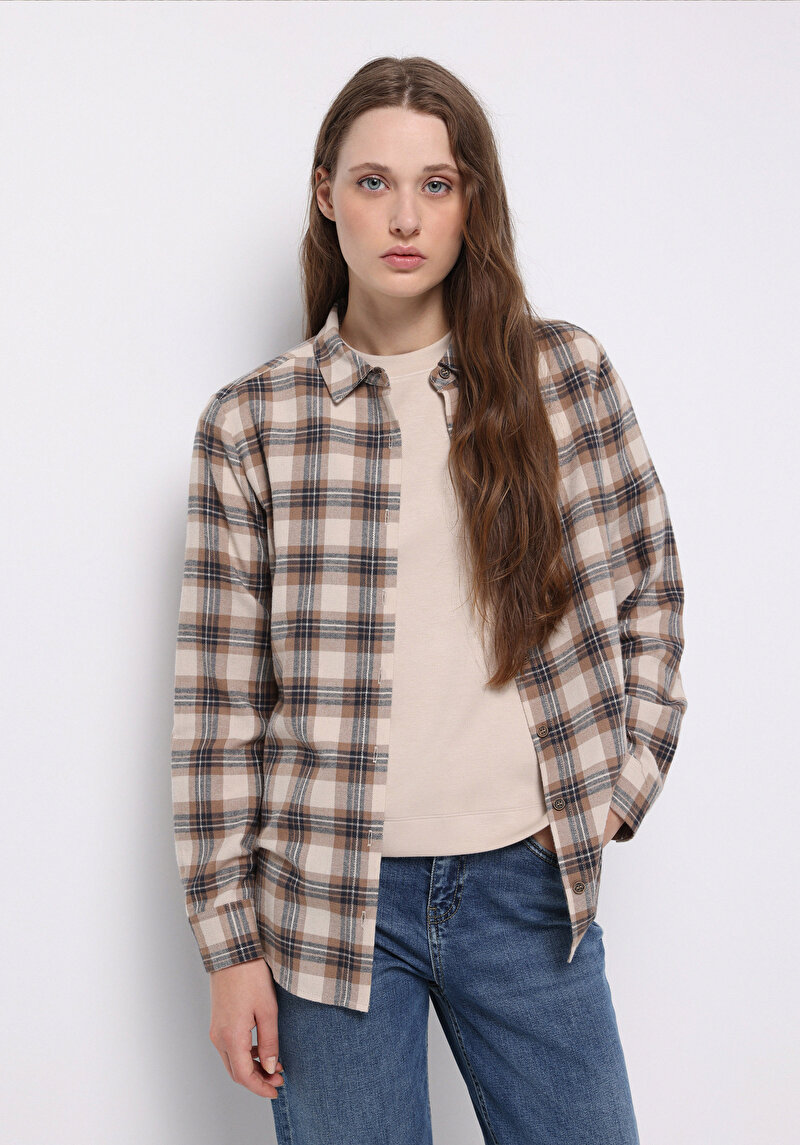 Imagine a Camasa Cu Maneca Lunga De Dama Bej Regular Fit Cl1071217