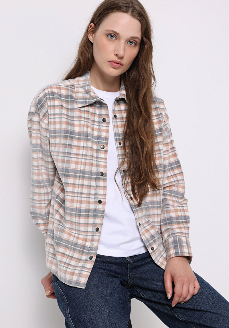 Imagine a Camasa Cu Maneca Lunga De Dama Bej Regular Fit Cl1076687