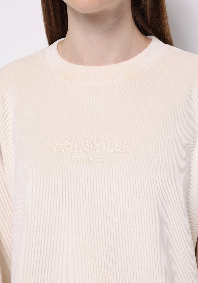 Imagine a Hanorac / Bluza De Dama Ecru Regular Fit Cl1076579