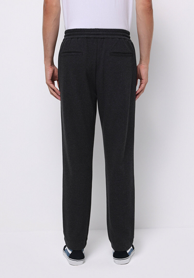 Imagine a Pantaloni De Barbati Antracit Regular Fit Cl1076296