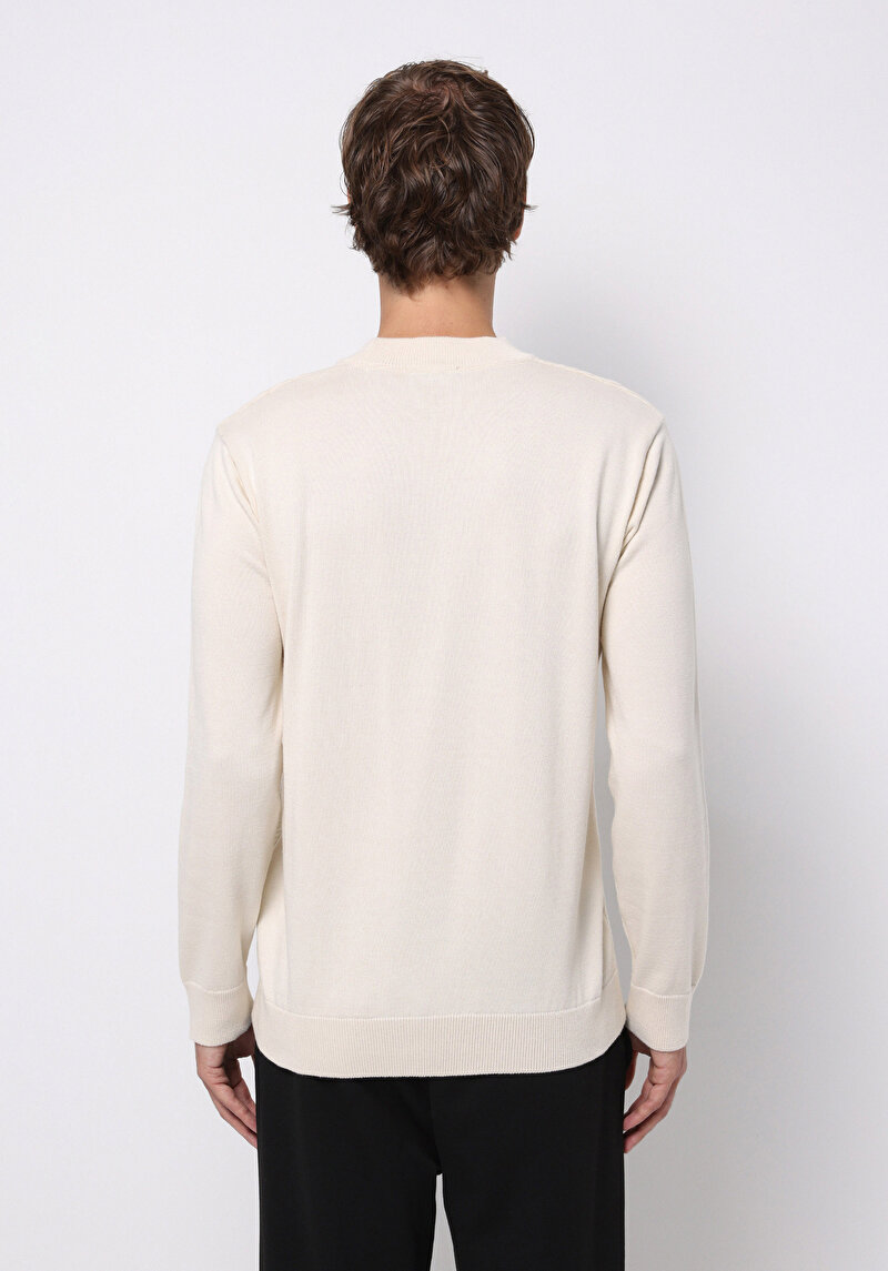 Imagine a Pulover De Barbati Ecru Regular Fit Cl1076490