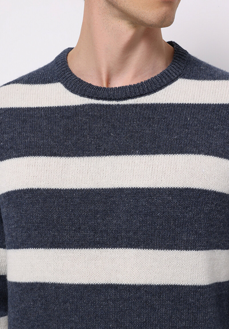 Imagine a Pulover De Barbati Albastru Marin Regular Fit Cl1077287