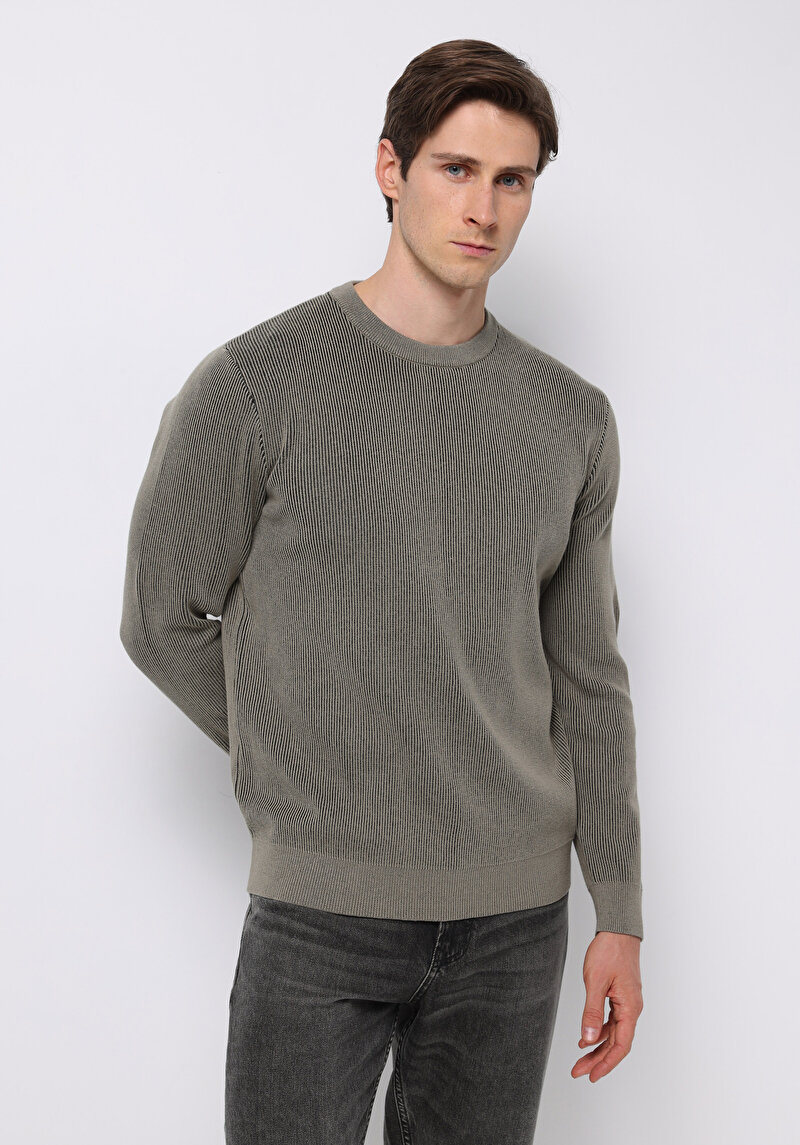 Imagine a Pulover De Barbati Kaki Regular Fit  Cl1076739