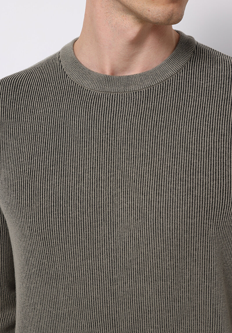 Imagine a Pulover De Barbati Kaki Regular Fit Cl1076739