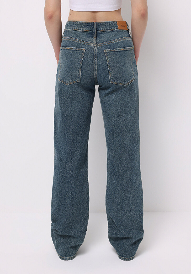 Imagine a Pantaloni De Dama Albastru Straight Fit Cl1077128