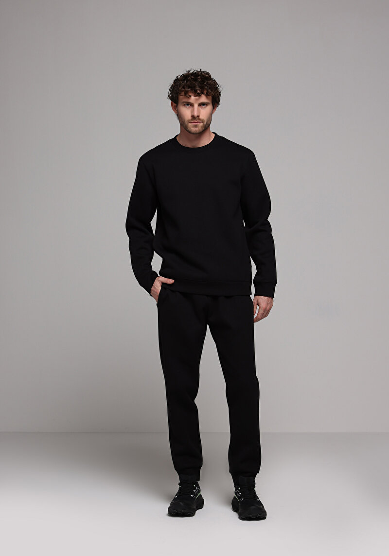 Imagine a Pantaloni De Trening De Barbati Negru Regular Fit Cl1077685