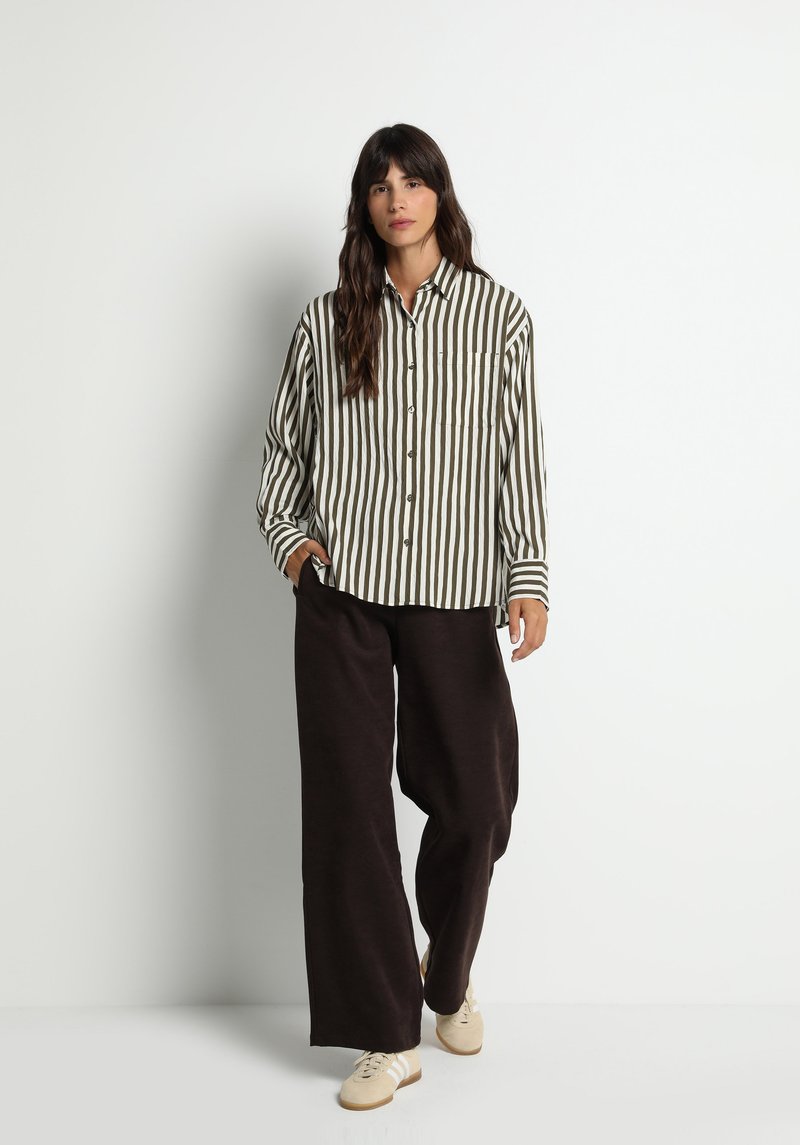 Imagine a Pantaloni De Dama Maro Regular Fit  Cl1077545