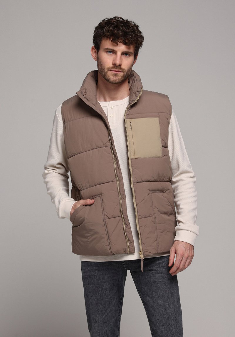 Imagine a Vesta De Barbati Maro Regular Fit  Cl1077730