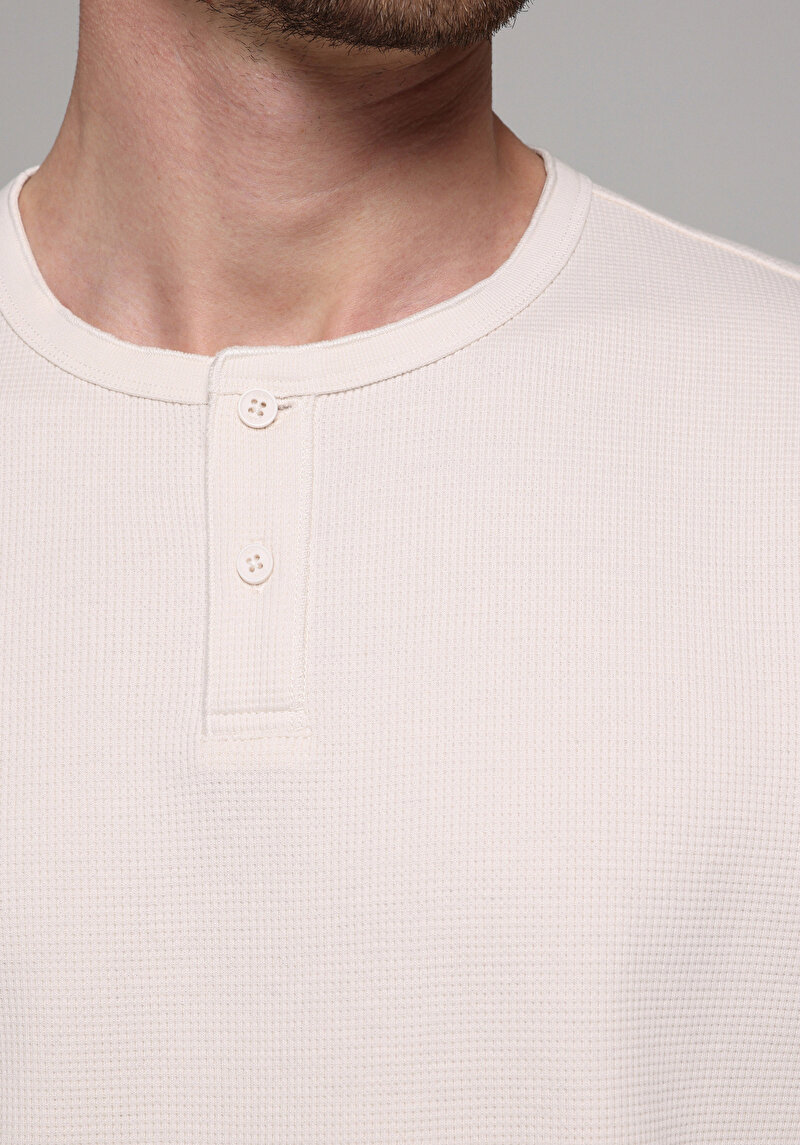 Imagine a Tricou Cu Maneca Lunga De Barbati Bej Regular Fit Cl1078190