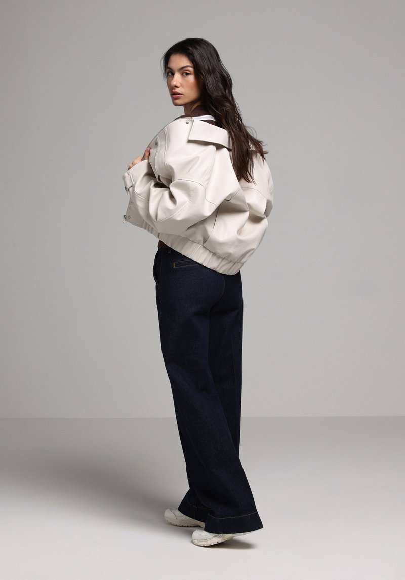 Imagine a Jacheta De Dama Ecru Regular Fit Cl1077991