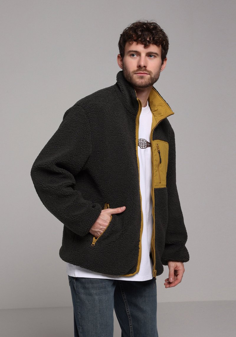 Imagine a Jacheta De Barbati Verde Regular Fit  Cl1077629