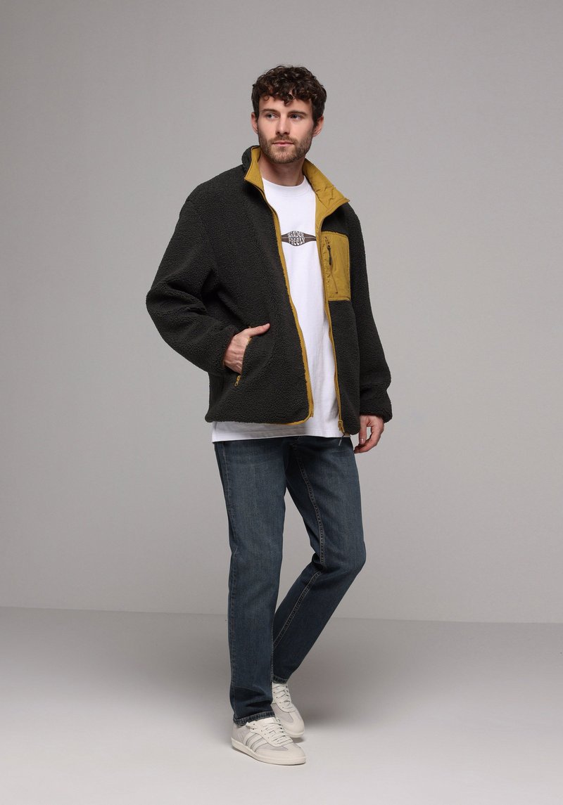 Imagine a Jacheta De Barbati Verde Regular Fit Cl1077629