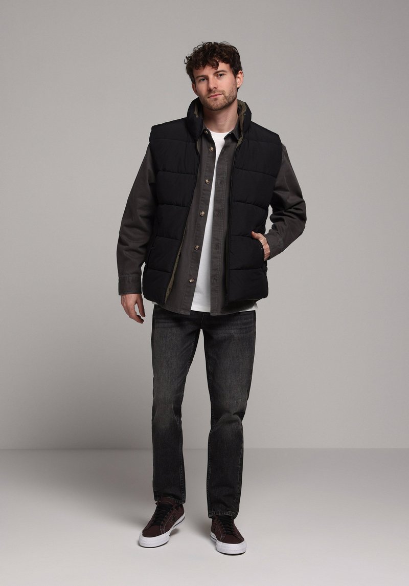 Imagine a Vesta De Barbati Negru Regular Fit Cl1077593