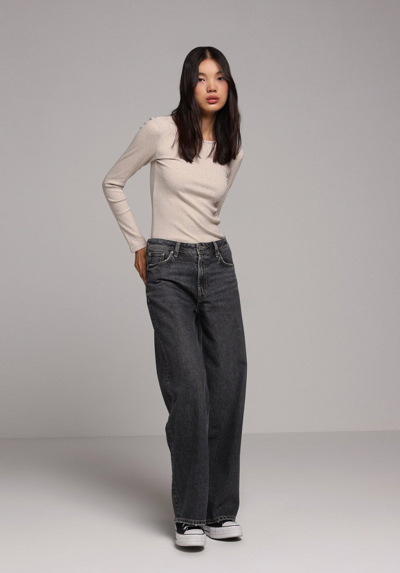 Imagine a Pulover De Dama Slim Fit Cl1078043
