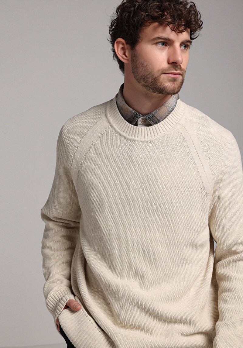 Imagine a Pulover De Barbati Ecru Regular Fit Cl1077457