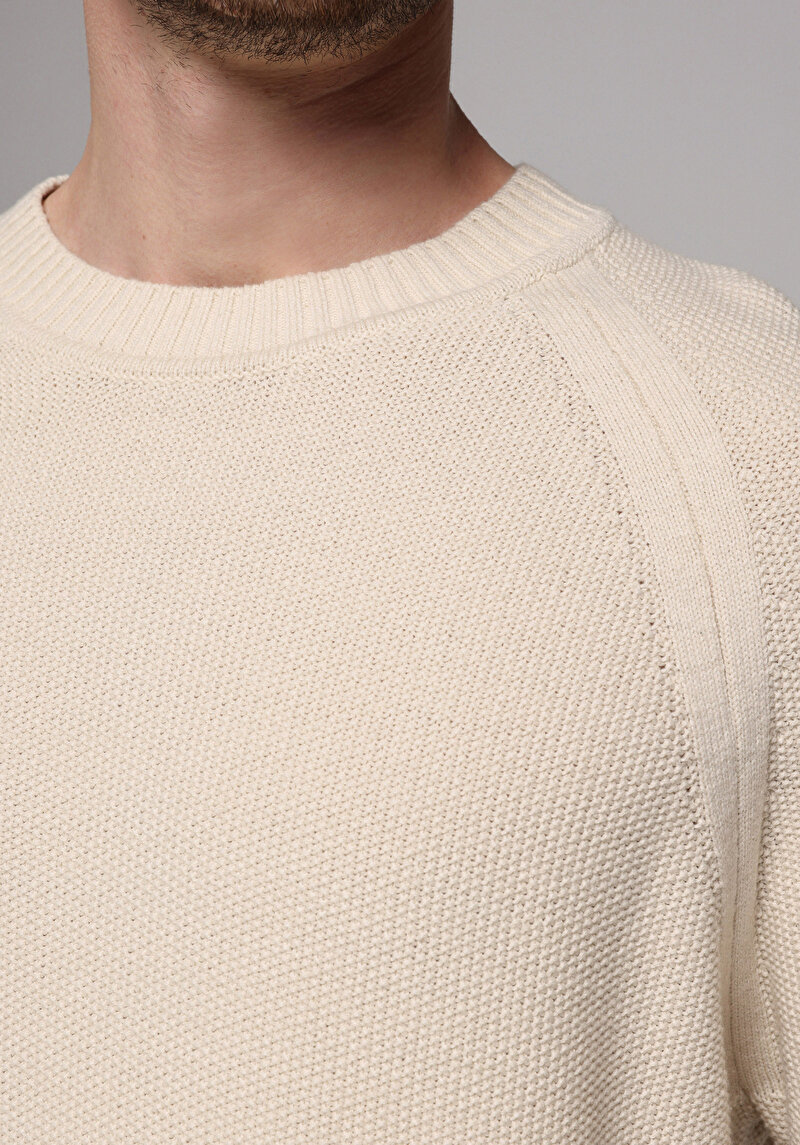 Imagine a Pulover De Barbati Ecru Regular Fit Cl1077457