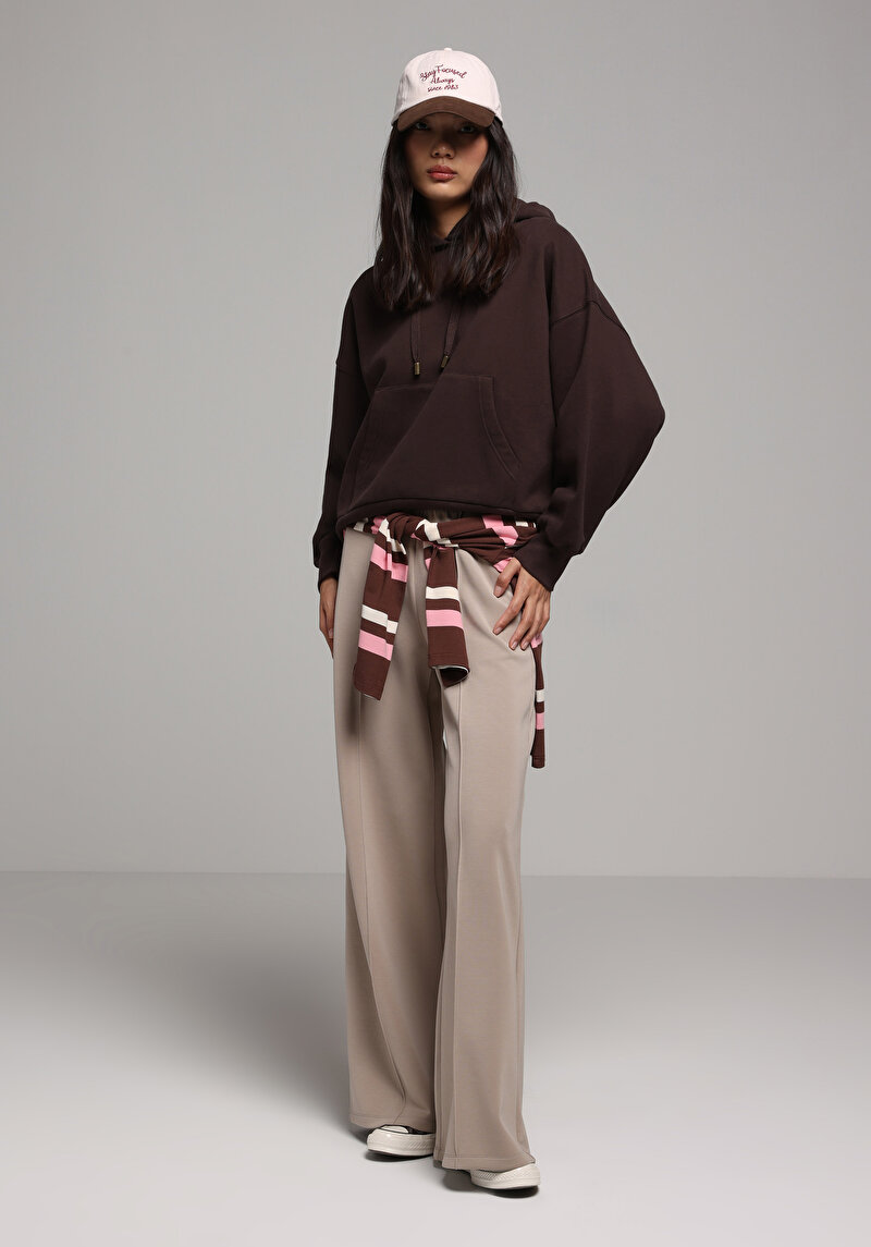 Imagine a Pantaloni De Trening De Dama Bej Regular Fit Cl1077959